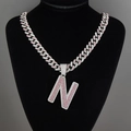 Collar hip hop con colgante letra N decorado con circonitas rosas y blancas brillantes - Alfabeto N Plata-Rosa (PDT802)