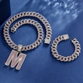 Conjunto de cadena cubana hip hop con colgante de letra M con cristales rosas - Letra M Plata Rosa (Collar + Pulsera)