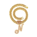 Chaîne cubaine hip hop avec lèvres en strass rose et pendentif lettre N dorée - Lettre N Or