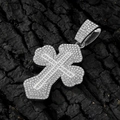 Pendaglio a doppia croce in argento ghiacciato con pietre CZ su sfondo nero - Ciondolo a Croce d'Argento (Senza Catena)