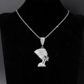 Collana con ciondolo Nefertiti hip hop con diamanti lucidi su catena a corda - Testa d'Argento + Catena a Corda Torta da 20 Pollici