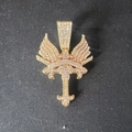 Pendente a croce con ali in oro rosa con pavé di cristalli e catena cubana trendy - Solo ciondolo dorato
