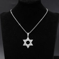 Pendente stella a sei punte argento con pavé di cristalli e catena a corda - Argento