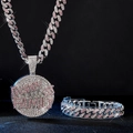 Detail van hiphop Cubaanse ketting met Money and Family hanger van roze strass - Zilver-Roze Ronde Plaque Hanger Set / Zilver Roze