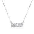 Collana in argento sterling S925 con ciondolo MOM e zirconi scintillanti su sfondo bianco - Argento 925 / Oro Bianco