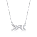 Primer plano del collar I Love U de plata 925 con incrustaciones de circonitas brillantes - Plata 925 / Oro Blanco