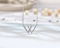 Collana con ciondolo a lettera W in argento sterling con zirconi incastonati - Argento 925 / Oro Bianco