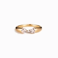 Anillo ajustable de plata S925 dorada con dos circonitas cúbicas brillantes de corte triángulo - Talla 8 US Ajustable / Dorado