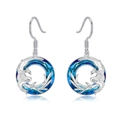Dettaglio degli orecchini a fenice in argento con cristalli blu e gancio a S raffinato - Orecchini (Blu) / Argento 925