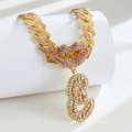 Goldene Gliederkette mit rosa Strasssteinen, Lippen-Design und großem Buchstaben-Anhänger - Anhänger mit Halskette / Gold Rosa Buchstabe E