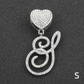 Collana con ciondolo a cuore lettera S in argento con pavé di strass e cristalli chiari - Solo Ciondolo Con Lettera / Argento Lettera Corsiva S