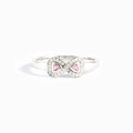 Primer plano de anillo infinito con corazones rosas y pavé de circonitas cúbicas - Talla US 6 / Circonita Rosa