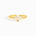 Goldener S925 Sterling Silber Ring mit gedrehter Schiene und herzförmigem Zirkon - Einstellbar / Gold