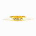 Anillo dorado minimalista con esmalte azul claro y cinco circonitas sobre fondo blanco - Talla US 5 / Azul claro