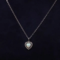 Collana in argento 925 con pendente a cuore in opale bianco e halo di diamanti - Argento 925 / Oro Bianco