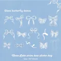 Schleifen-Stickerset der Moon Lake Serie für Scrapbooking Deko in der Größe 50x50mm - Glasierter Schmetterlingstanz