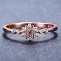 Bague flocon de neige en argent S925 doré rose avec zircons blancs sur fond gris - Taille US 9 / Or rose