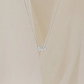 Collar de hoja en plata de ley S925 con cristales de marquesa sobre fondo de satén beige - Plata 925 (40+5cm) / Oro Blanco