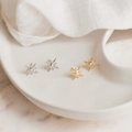Orecchini a perno a stella in argento 925 con opale e zirconi in oro e argento - Argento 925 / Oro Bianco