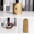 Detailed views of the gold leather cash wrap wallet with elastic bands and snap closure - 22.5x7.7cm / Gold