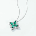 Collier trèfle en argent S925 avec pierres d'émeraude et accents de zircon - Style Trèfle Vert (Plaqué Argent)
