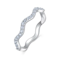 Polierter S925 Sterlingsilber Wellenring mit funkelnden Pavé-gefassten Moissanit-Steinen - US6# / Wellenförmiger Half-Pavé Stil (RG025370)