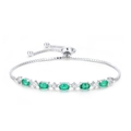 Verstellbares S925 Sterlingsilber-Armband mit fünf ovalen grünen Smaragd-Edelsteinen - 925er Silber / Weißgold (BR015491)