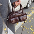 Bolso Boston vintage de cuero encerado marrón oscuro con asas y correa de hombro - café