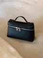 Borsa a mano minimalista in pelle litchi nera con doppia cerniera e manico circolare - Nero