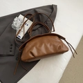 Sac bowling sous l'aisselle marron minimaliste en similicuir plissé avec bandoulière - Marron