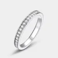 Klassischer S925 Sterlingsilber Eternity Ring mit einer Reihe schimmernder Rundschliffsteine - US6# / Runder 1.5mm Ring (RG019375)