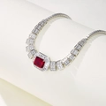 Collier luxueux en argent S925 avec une grande pierre rouge taille émeraude et pavé de diamants - Argent 925 / Rubis de laboratoire