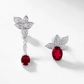 Orecchini asimmetrici in argento con pietre rosse e motivi a foglia con zirconi - Argento 925 / Rosso Rubino Sintetico (Pietra 6x8mm)