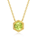 Collar de plata S925 con una gema verde redonda en un engaste hexagonal dorado - Agosto Peridoto