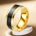 Anillo de hombre en acero dorado con sensor de temperatura inteligente y banda negra - US 7 / Dorado