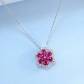 Elegante collana in argento S925 con pendente a fiore di rubino rosa e cristalli lucenti - Pendant Only (Without Chain) / Argento 925 / Rubino di Laboratorio Oro Bianco Argentato Spesso
