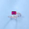 S925 Silber Bypass-Ring mit rechteckigem Rubin und quadratischem klarem Diamanten - Einstellbar Offen / Im Labor Gezüchteter Rubin [Quadratisch 5*7MM]