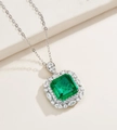 Détail macro du pendentif aigue-marine taille émeraude avec halo de diamants marquise - Pendentif en Verre Vert Seul (Sans Chaîne) (NL024683) / Argent 925