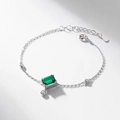Pulsera de plata S925 con piedra verde de corte esmeralda y acentos de circonita - Plata 925 / Plateado