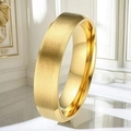 Bague 6mm en acier inoxydable doré mat brossé avec bords polis en escalier pour homme - Taille 13 / Biseauté Mat (6 mm) / Or