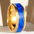 Bracelet en acier inoxydable doré avec incrustation bleu marbré et cristaux brillants - Bague Dorée avec Incrustation de Marbre Bleu (18-B-2)