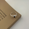 Minimalistischer 925 Sterling Silber Ring mit schwarzem Edelstein in Herzform - Silber