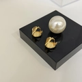 Minimalistische S925 Sterling Silber Knotenohrringe mit polierter Goldoberfläche und Perle - Verknotetes Kreuz Stil / Gold