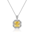 Vue macro d'un pendentif en diamant jaune taille radiant sur argent massif S925 - Collier Pétale Carré Radiant (XL022)