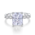 Anello in argento S925 con taglio radiant e pavé di zirconi su sfondo bianco puro - US 5 / Bianco (CBJZ112)
