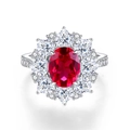Anello in argento sterling S925 con rubino ovale e alone di zirconi bianchi a sole - US 5 / Corindone Rosso (CBJZ159)