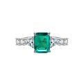 Elegante anello in argento con grande pietra verde taglio smeraldo e zirconi laterali - US 5 / Zirconia Verde-CBJZ287