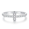 Anello minimalista in argento 925 con design a croce a T e pavé completo di zirconi - US 5 / Argento (Stile Croce)