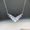 925 silver V-shaped necklace with shimmering zircons and five gradient white pearls - V-Shaped Gradient Pearl Style (XL126) / 925 Silver