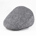 Dettaglio cappello invernale grigio a quadri con tessuto spazzolato e bordo in pelle - Grande 59cm / Grigio Chiaro Plaid